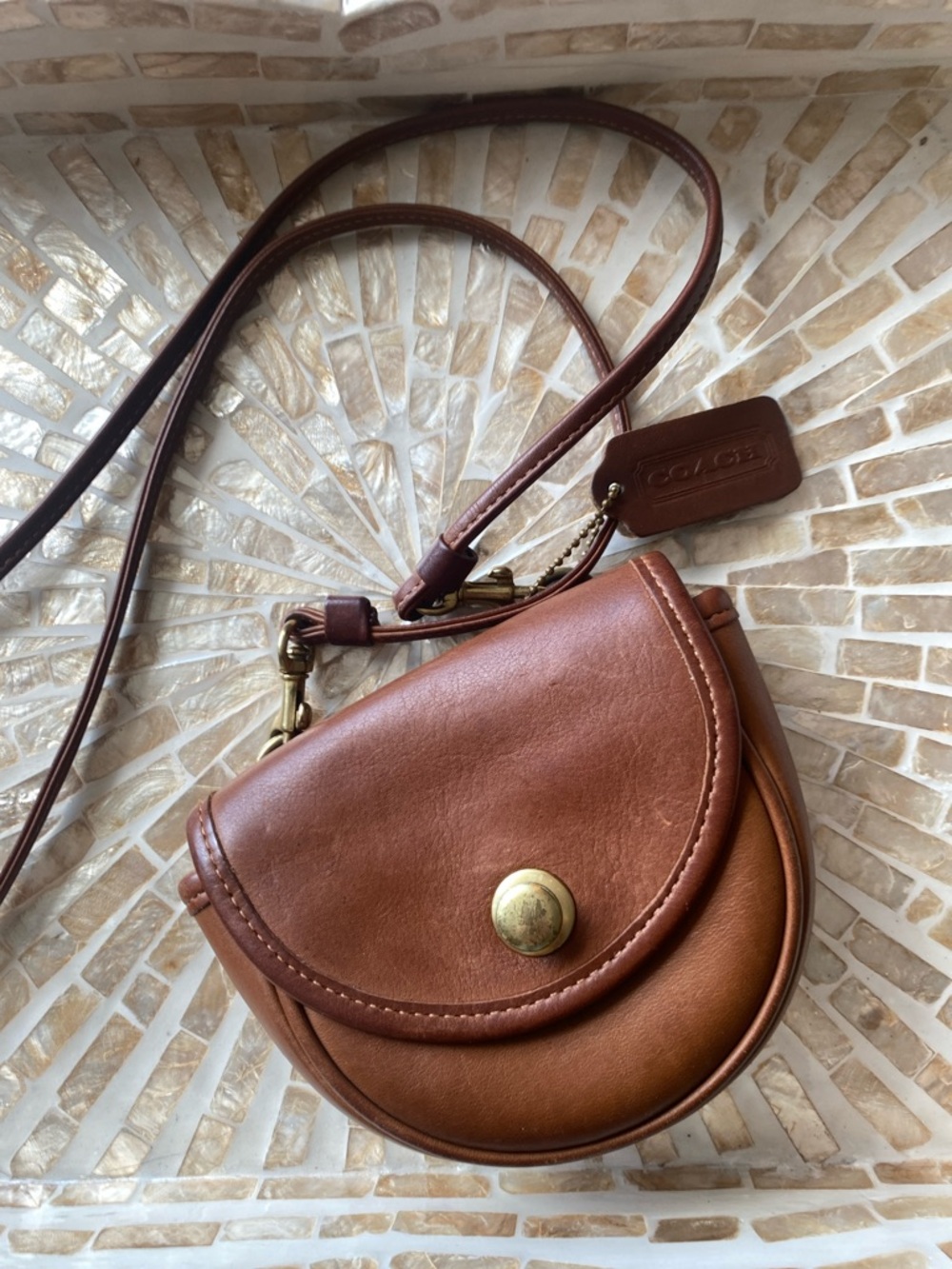 Rare Vintage COACH Leather Saddle Tan Mini Crossbody Belt bag 0897-332 - Picture 2 of 6